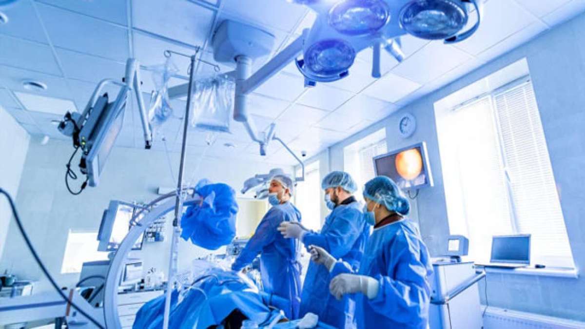 Gedenken Sie dem Internationalen Tag der OP-Schwestern und Schwestern, die mit Entschlossenheit und Fürsorge Patienten vor, während und nach Operationen unterstützen.