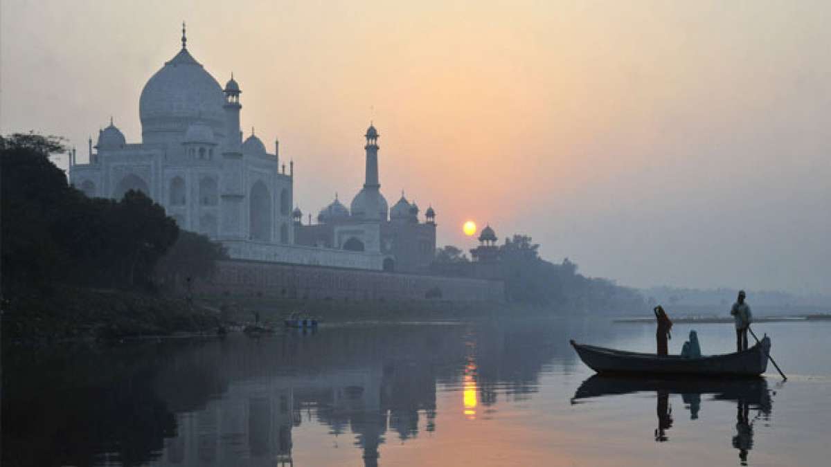 Feiern Sie die Gründung von Uttar Pradesh, Indiens größtem Bundesstaat, am Uttar Pradesh-Tag am 24. Januar.