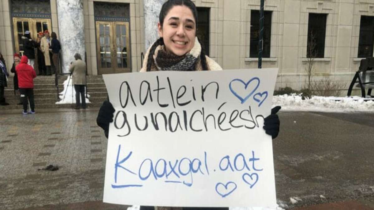 Gedenken Sie Elizabeth Peratrovich, einer Pionierin der Bürgerrechtsbewegung, am jährlichen Elizabeth Peratrovich-Tag in Alaska.