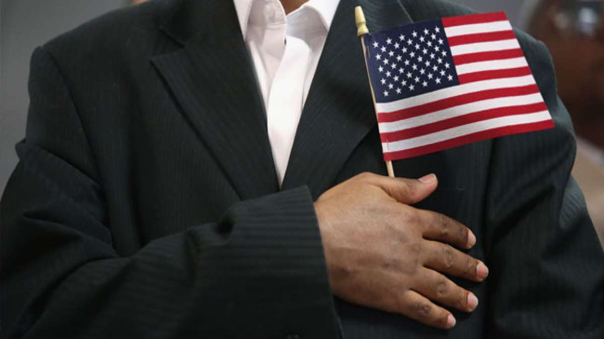 Feiern Sie den Tag des Treueschwurs in den USA und bekräftigen Sie die Werte und Freiheit, die die amerikanische Flagge repräsentiert, durch den symbolischen Treueschwur. Feiern Sie den Tag des Treueschwurs in den USA und bekräftigen Sie die Werte und Freiheit, die die amerikanische Flagge repräsentiert, durch den symbolischen Treueschwur.