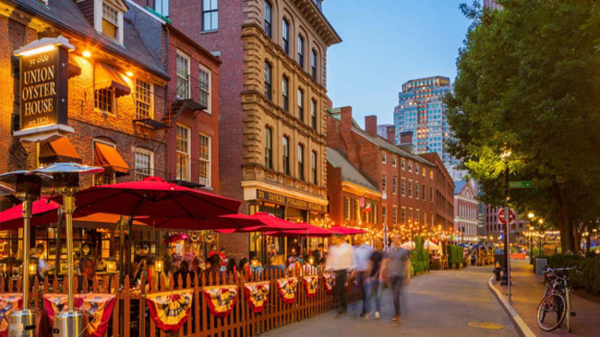 Gedenken Sie den Geist von Boston am 'One Boston Day', einem jährlichen Tag Gedenken Sie den Geist von Boston am 'One Boston Day', einem jährlichen Tag