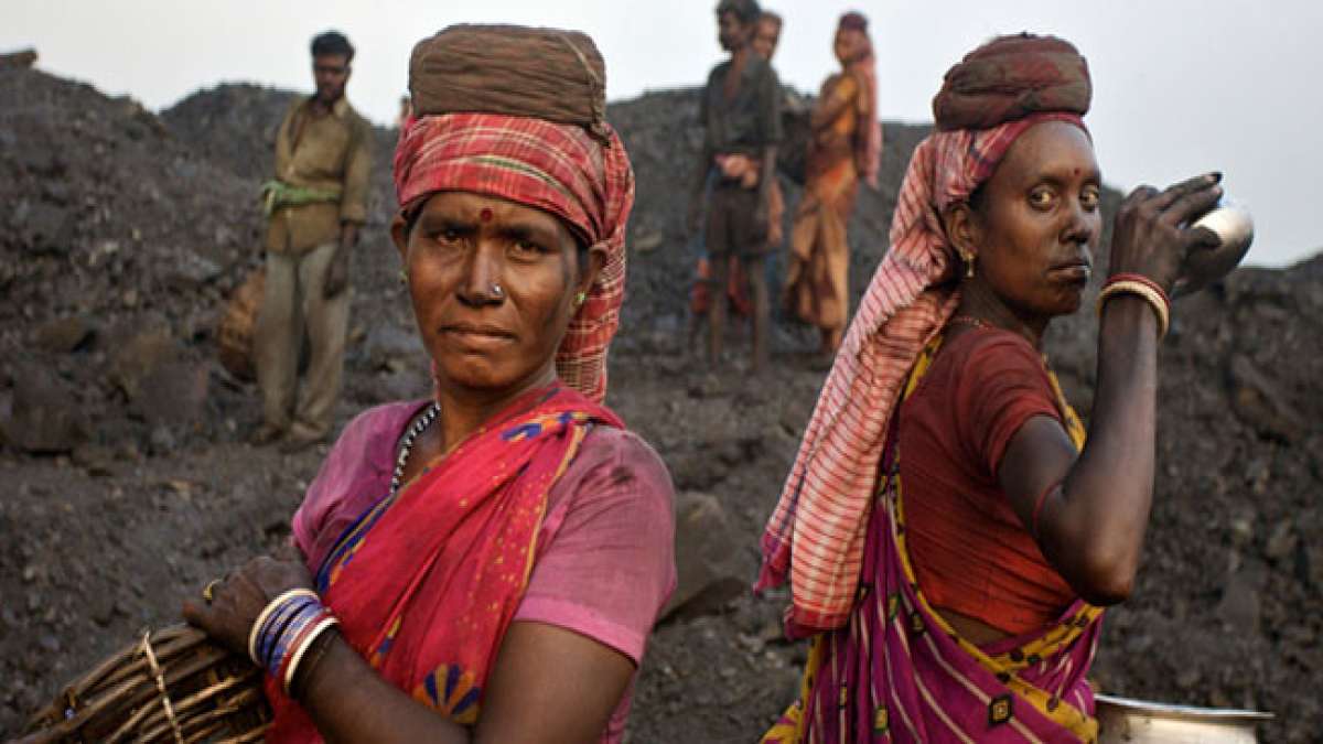 Feiern Sie den Tag der Bergarbeiter in Indien und gedenken Sie der harten Arbeit und Entbehrungen, die Bergleute in den kohlerichen Regionen des Landes auf sich nehmen. Feiern Sie den Tag der Bergarbeiter in Indien und gedenken Sie der harten Arbeit und Entbehrungen, die Bergleute in den kohlerichen Regionen des Landes auf sich nehmen.