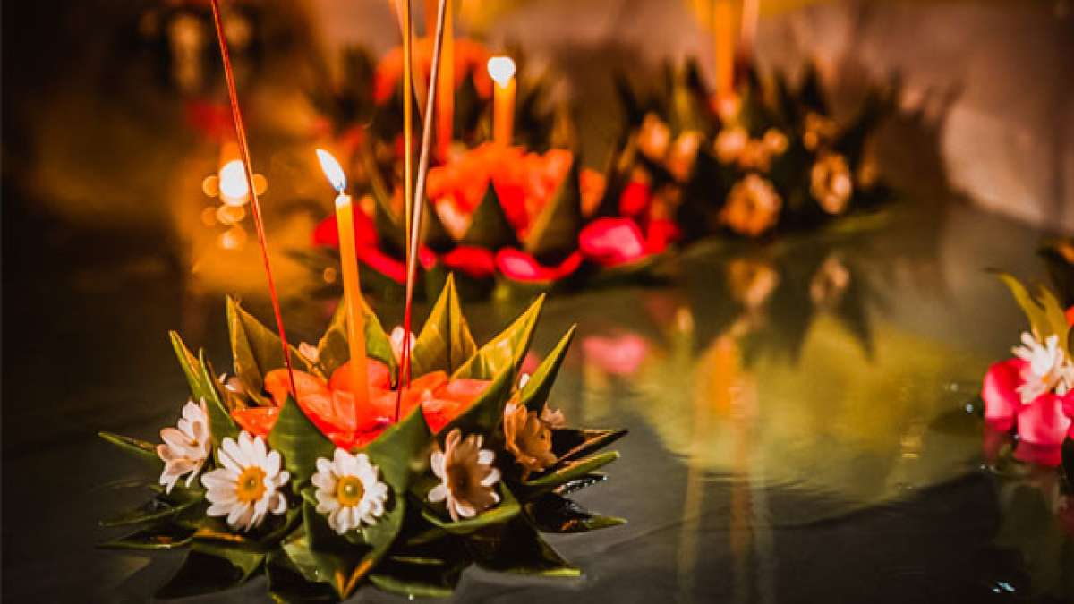 Loi Krathong: Ein Fest der Lichter und der Spiritualität.