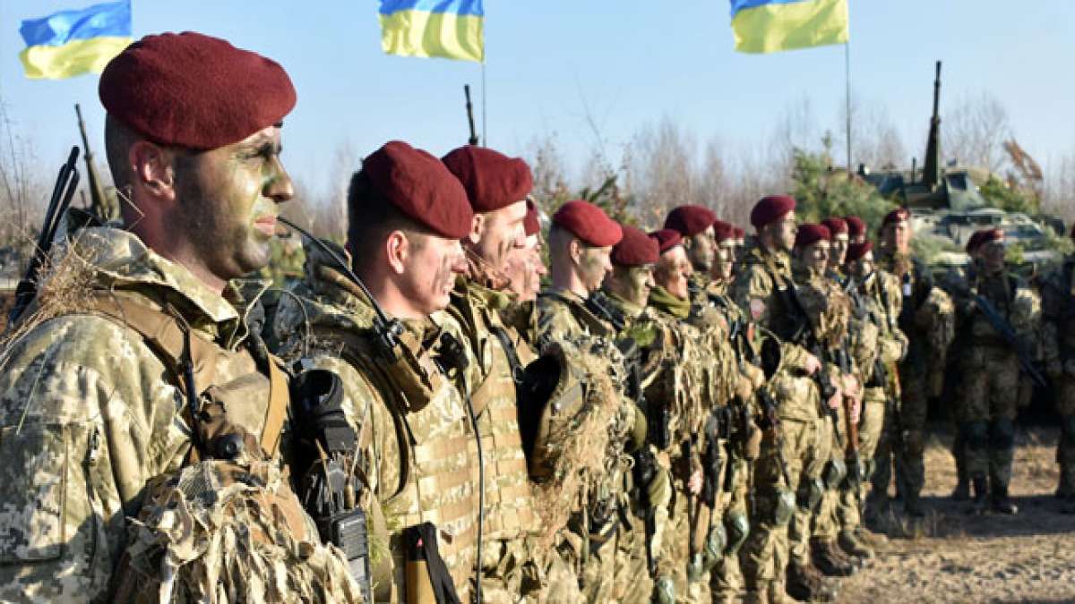 Feiern Sie den Tag der Luftangriffskräfte in der Ukraine und ehren Sie die Elite der ukrainischen Streitkräfte, die für Luftangriffe und militärische Fallschirmeinsätze verantwortlich sind. Feiern Sie den Tag der Luftangriffskräfte in der Ukraine und ehren Sie die Elite der ukrainischen Streitkräfte, die für Luftangriffe und militärische Fallschirmeinsätze verantwortlich sind.