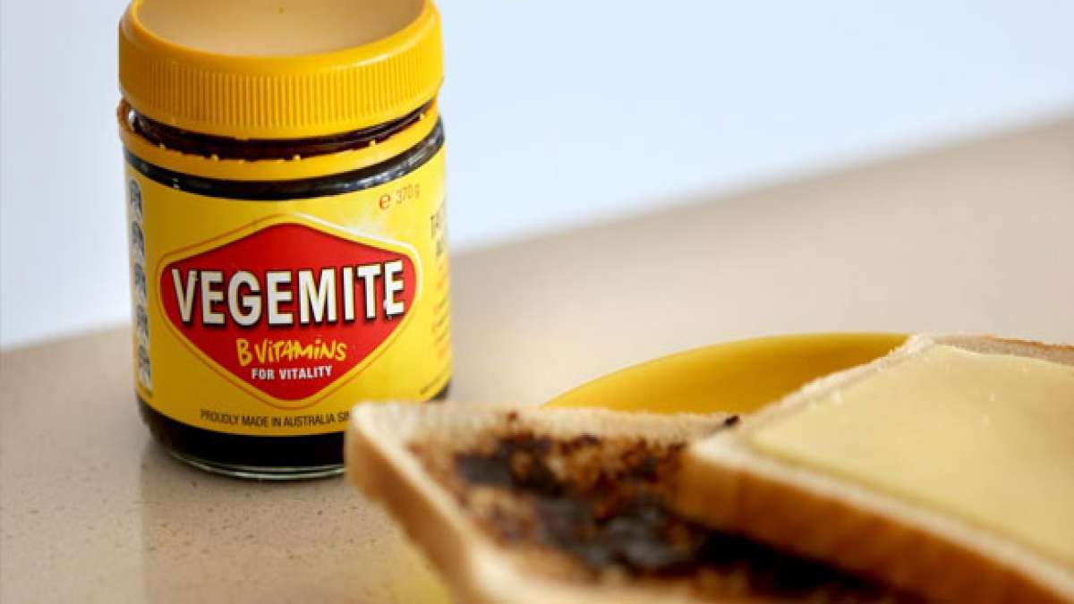 Tauchen Sie ein in die Welt des einzigartigen australischen Brotaufstrichs am Nationalen Vegemite-Tag. Tauchen Sie ein in die Welt des einzigartigen australischen Brotaufstrichs am Nationalen Vegemite-Tag.