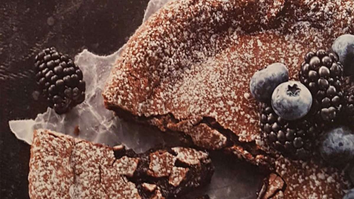Kladdkaka: Schwedens klebriger Schokoladenkuchen. Kladdkaka: Schwedens klebriger Schokoladenkuchen.