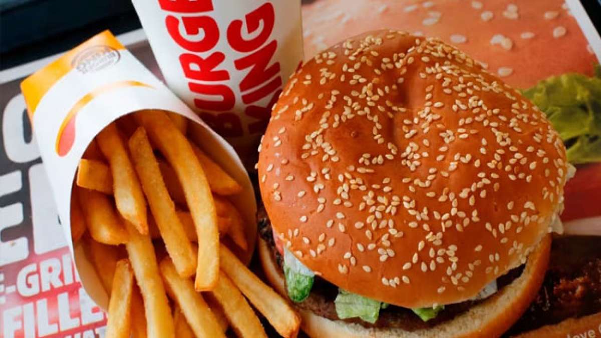 Australische Burger: Gut gemacht, mit Soße, Rote Bete und Ananas.