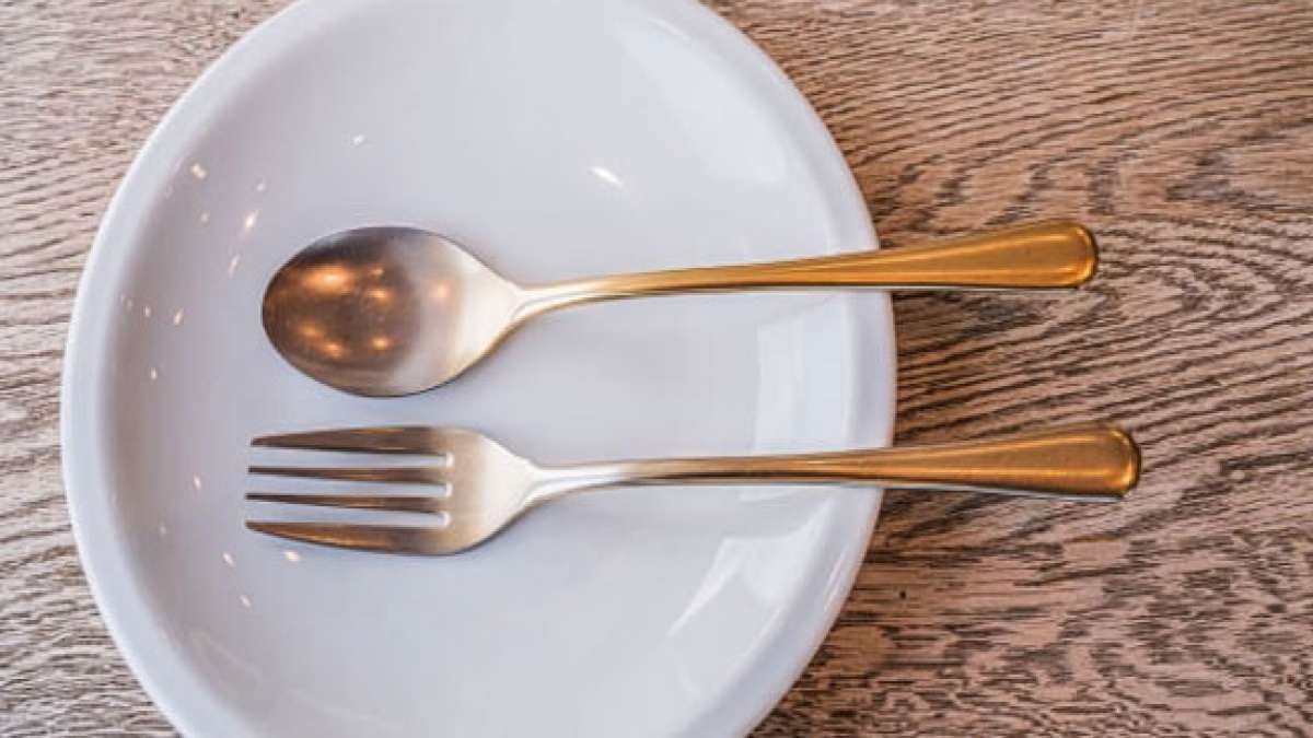 Erleben Sie den ungewöhnlichen Gabeltag in Japan und tauchen Sie ein in die kulturelle Bedeutung von Essstäbchen und Gabeln in der japanischen Küche. Erleben Sie den ungewöhnlichen Gabeltag in Japan und tauchen Sie ein in die kulturelle Bedeutung von Essstäbchen und Gabeln in der japanischen Küche.