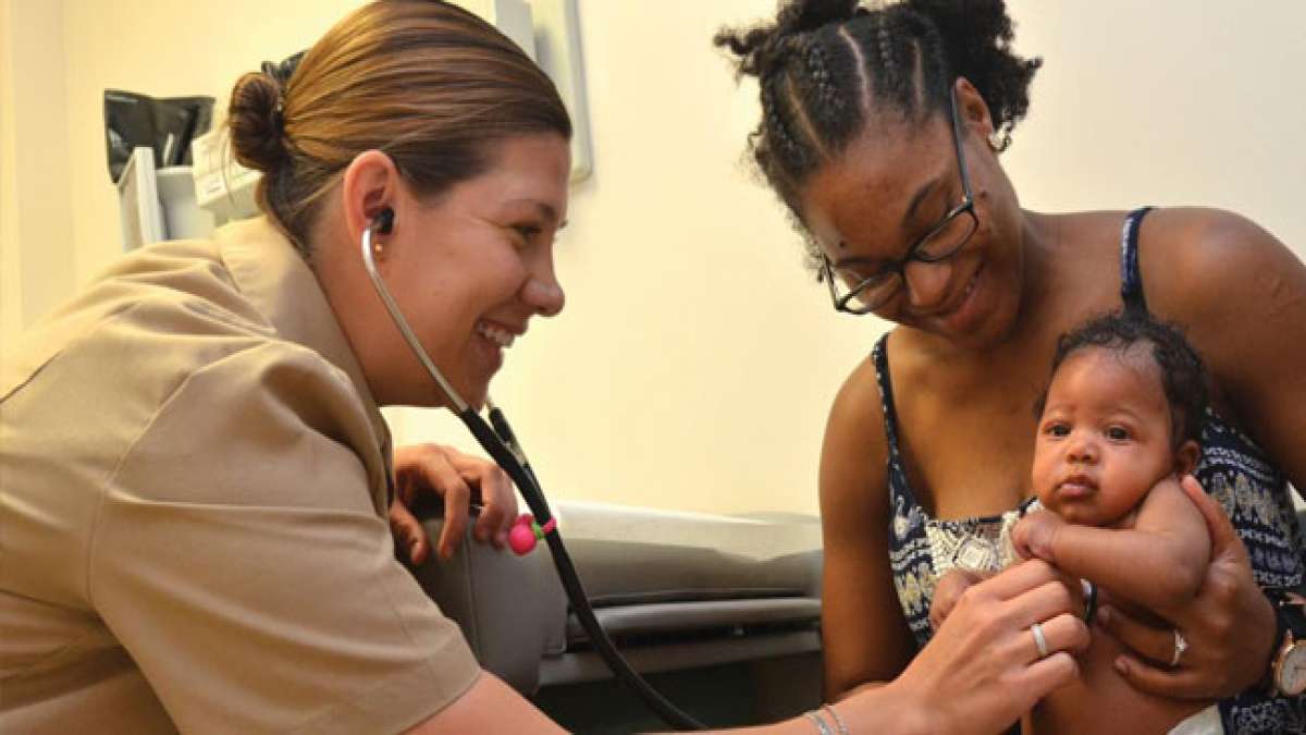 Feiern Sie den Nationalen Kinderarzttag in den USA und würdigen Sie die lebenswichtige Rolle der Pädiatrie bei der Gesundheit und Entwicklung von Kindern bis zum Alter von 18 Jahren.