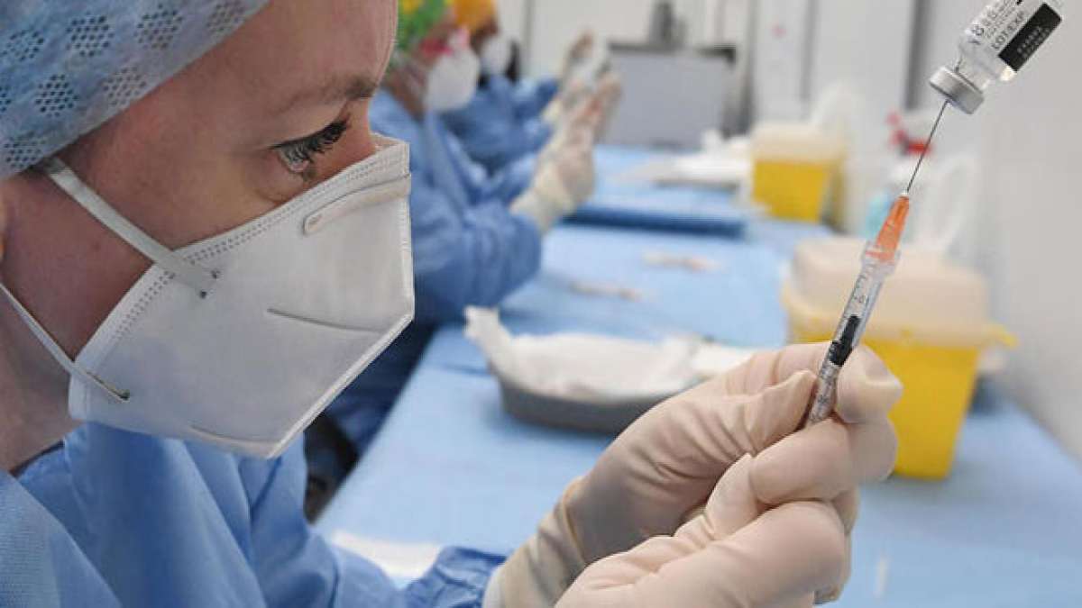 Pfizer-Tag: Ein Tag, um die Innovationen von Pfizer zu feiern, die Leben retten. Pfizer-Tag: Ein Tag, um die Innovationen von Pfizer zu feiern, die Leben retten.
