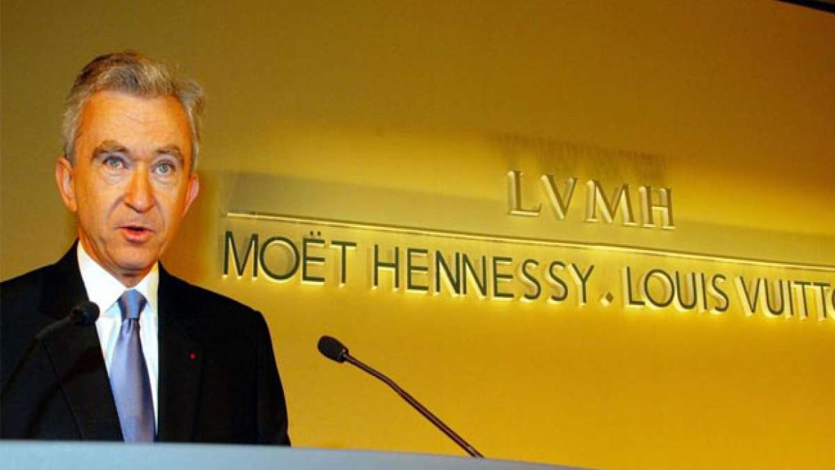 Tauchen Sie ein in die Welt von LVMH: Meisterwerke des Luxus, Innovation und Stil.