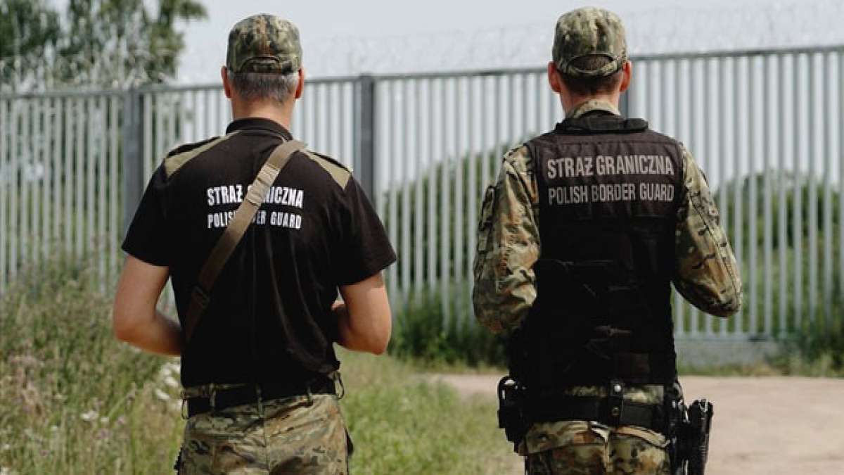 Feiern Sie den polnischen Tag des Grenzschutzes am 16. Mai, an dem die wichtige Rolle dieser uniformierten Formation gewürdigt wird. Feiern Sie den polnischen Tag des Grenzschutzes am 16. Mai, an dem die wichtige Rolle dieser uniformierten Formation gewürdigt wird.
