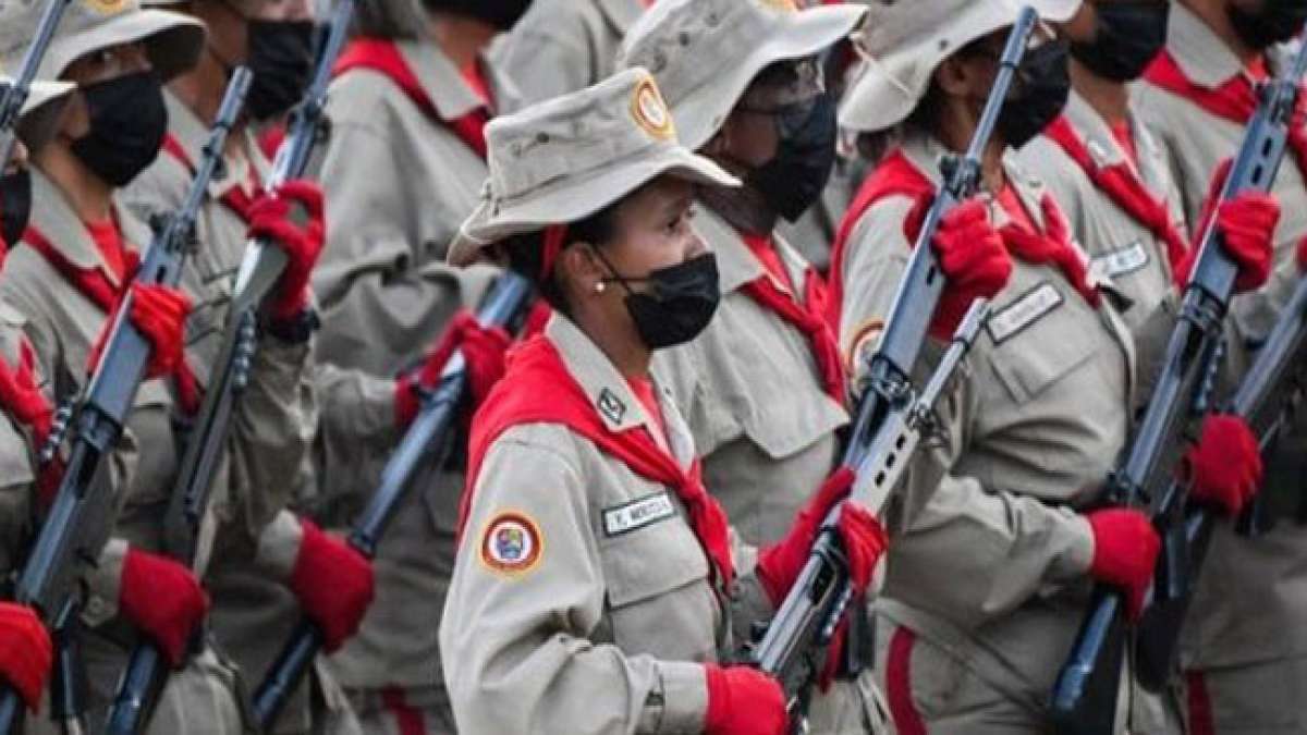 Venezuela: Tag der Bolivarischen Nationalen Miliz – Ein Tag, um die Männer und Frauen der Miliz zu ehren, die den Staatsstreich 2002 verhindert haben. Venezuela: Tag der Bolivarischen Nationalen Miliz – Ein Tag, um die Männer und Frauen der Miliz zu ehren, die den Staatsstreich 2002 verhindert haben.