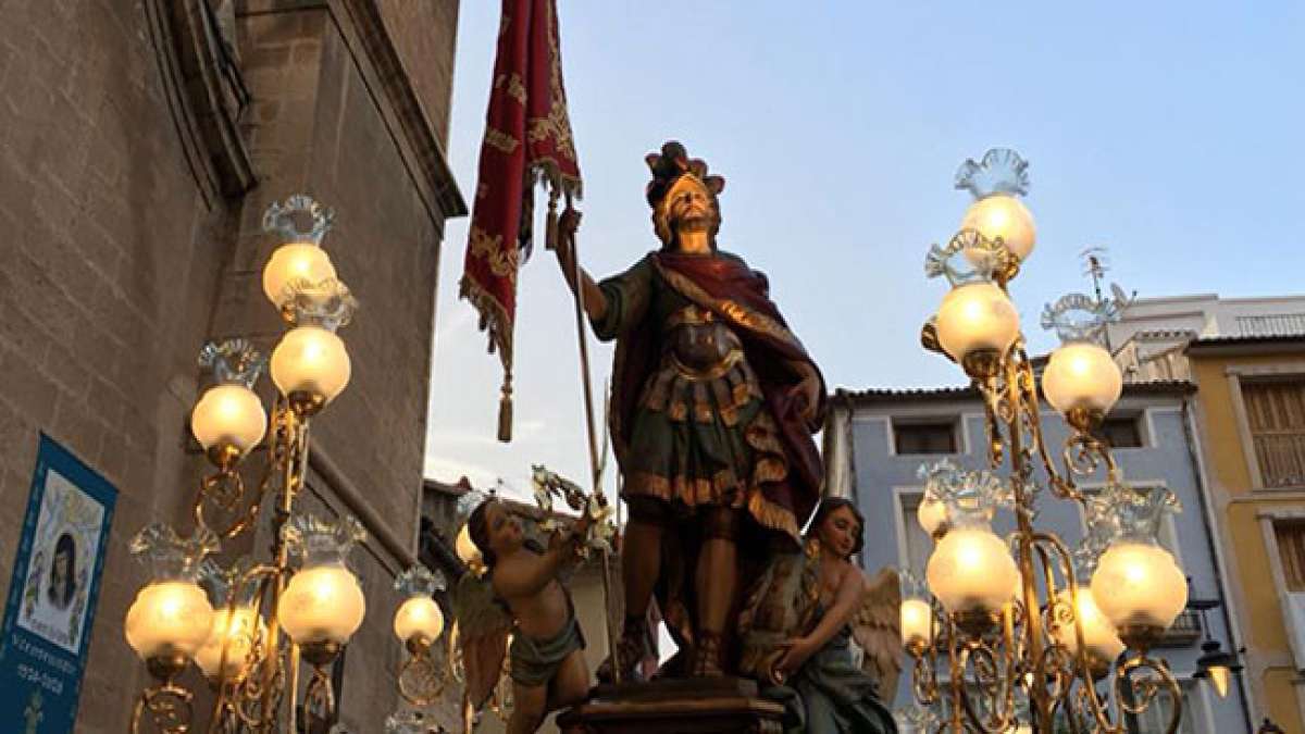 Spanien: Cocentaina gedenkt seines Schutzpatrons San Hipolito mit Feierlichkeiten und Prozessionen.