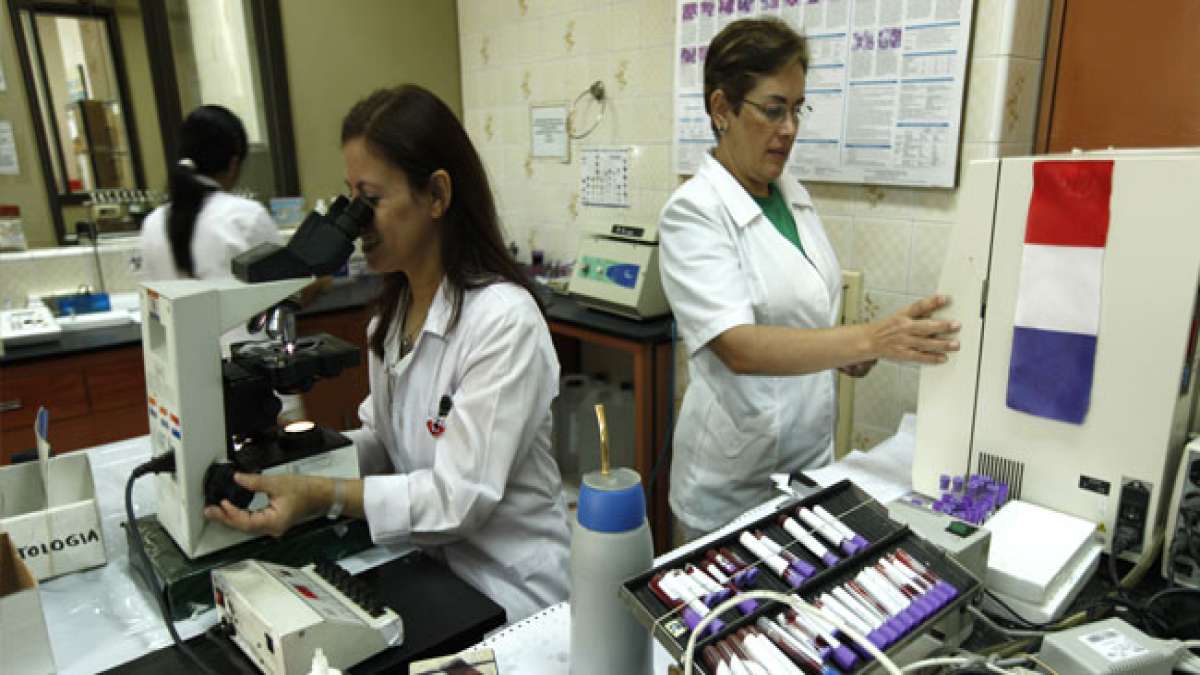 Feiern Sie mit uns den paraguayischen Chemikertag am 8. Mai