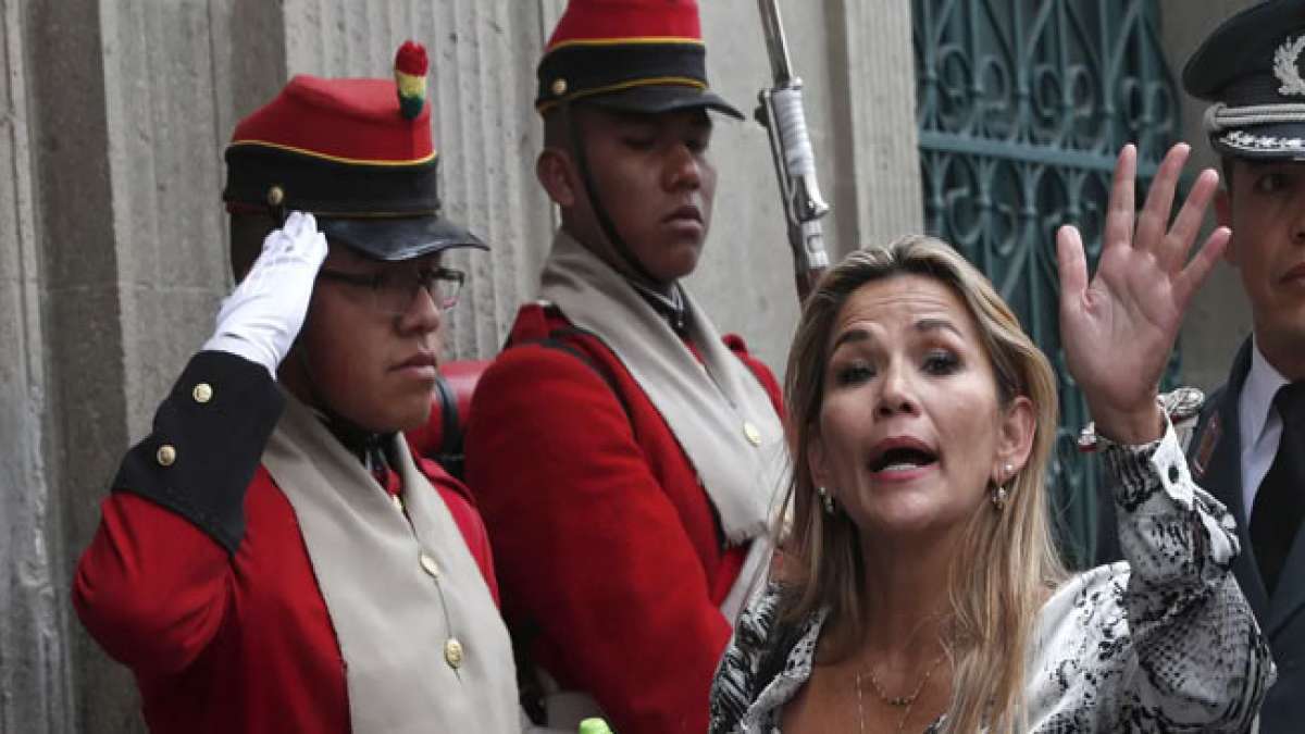 Bolivien: 24. Mai – Nationaler Tag gegen Rassismus, um ein Zeichen gegen Diskriminierung zu setzen.