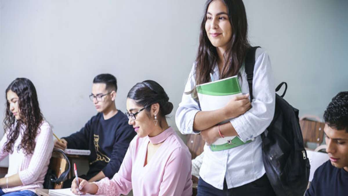 Gedenken Sie dem kolumbianischen Tag des Studenten, der die Erinnerung an mutige Studenten ehrt, die für soziale Gerechtigkeit einstanden.