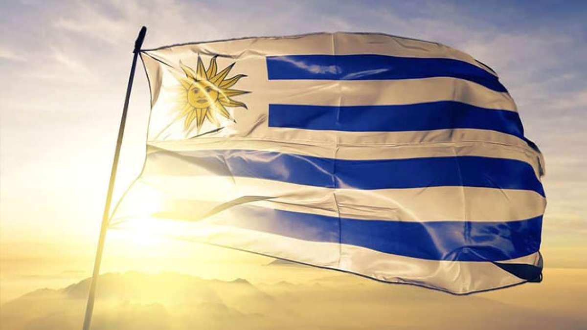Uruguay: 19. Juni – Tag der Flagge, um an die Geburt von José Gervasio Artigas zu erinnern, einem Nationalhelden.