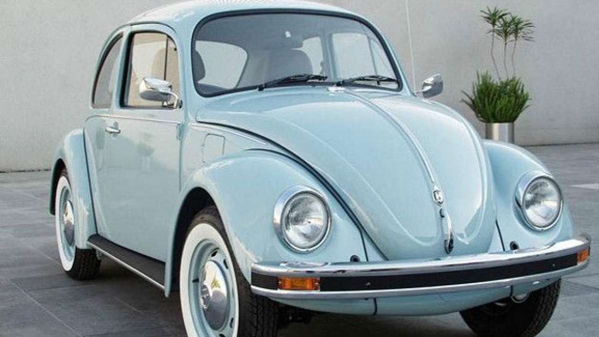 Feiern Sie den legendären Volkswagen Käfer am Internationalen Käfer Tag.