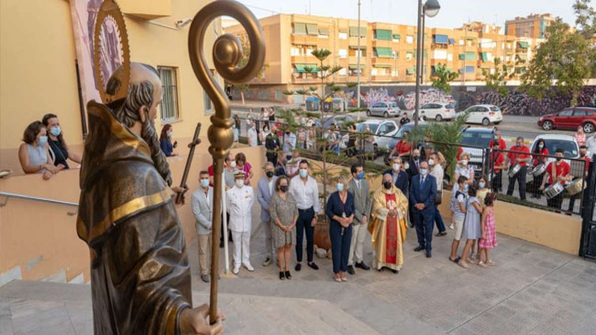 Erleben Sie die faszinierende Geschichte von San Ginés-Tag in Spanien, einer Feier, die auf das 17. Jahrhundert zurückgeht und den Schutzpatron der Stadt ehrt.