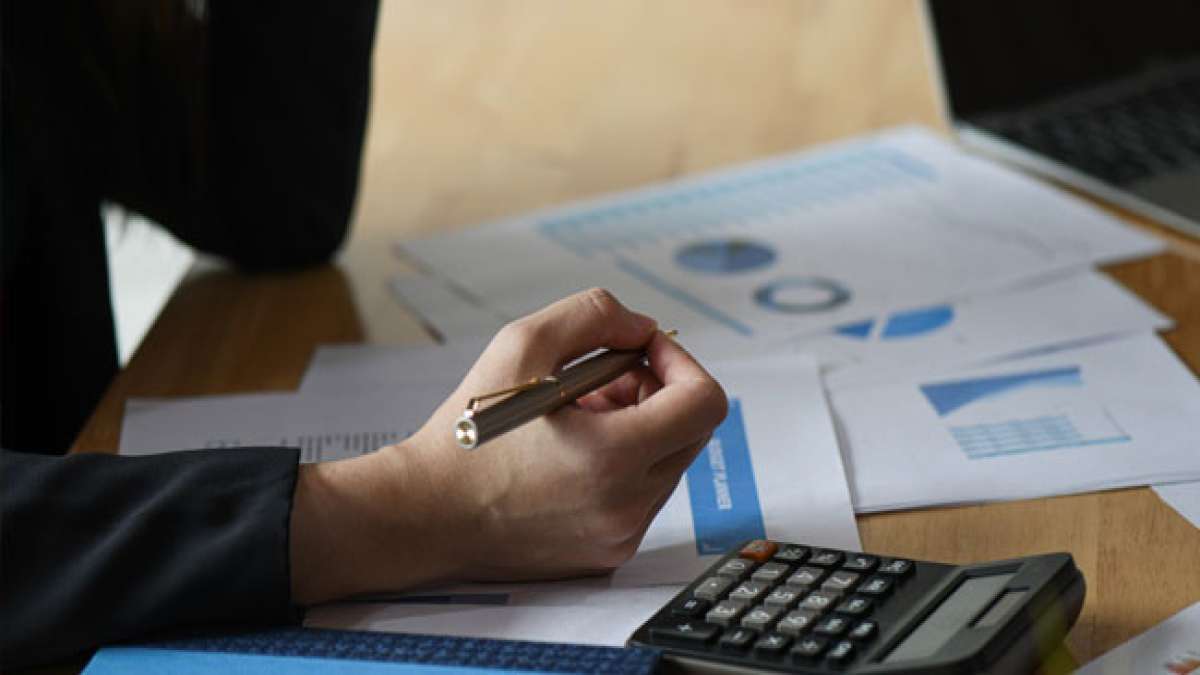 Feiern Sie den Tag des Buchhalters in Peru am 11. September und würdigen Sie die unverzichtbare Rolle dieser Fachleute, die dafür sorgen, dass die Wirtschaftszahlen immer im grünen Bereich bleiben.