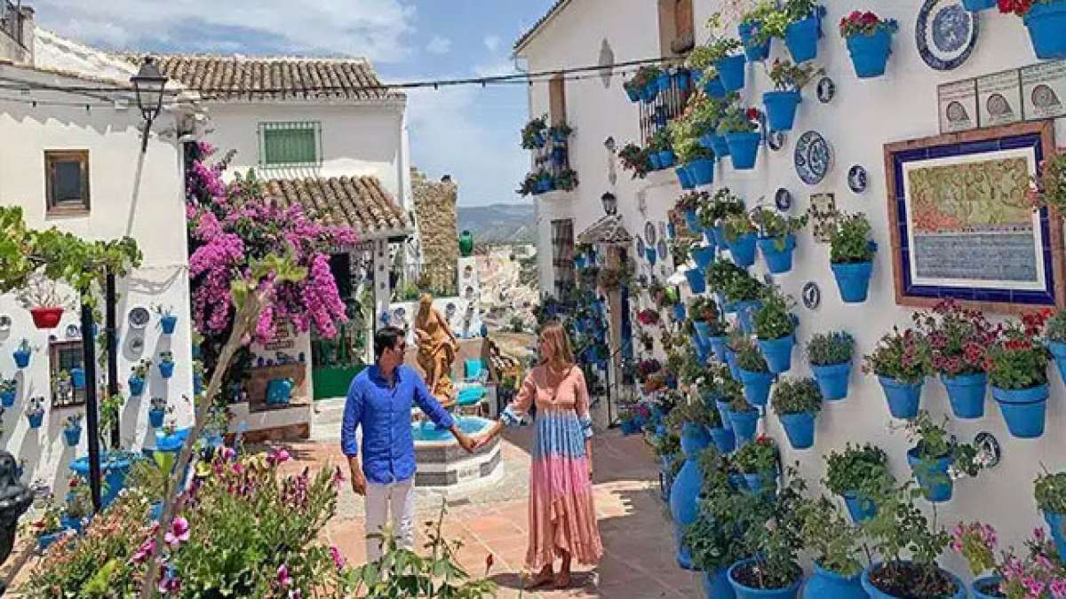 An diesem besonderen Tag öffnen die bezaubernden Dörfer ihre Türen für kostenlose kulturelle und touristische Aktivitäten, um ihr Erbe und ihre Traditionen zu würdigen und Lösungen für die Herausforderungen des ländlichen Raums zu suchen. An diesem besonderen Tag öffnen die bezaubernden Dörfer ihre Türen für kostenlose kulturelle und touristische Aktivitäten, um ihr Erbe und ihre Traditionen zu würdigen und Lösungen für die Herausforderungen des ländlichen Raums zu suchen.