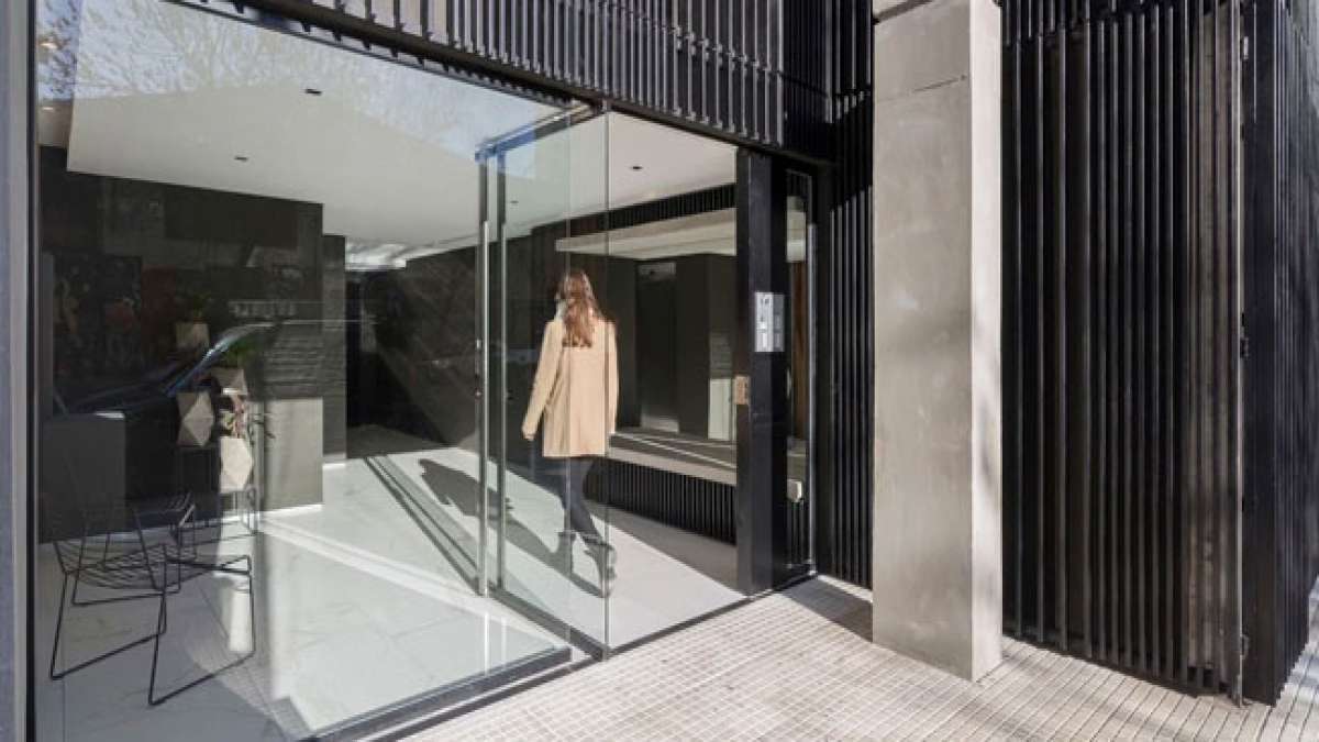 Feiern Sie den Tag des Bauleiters in Argentinien und würdigen Sie die wichtige Rolle dieser Fachleute bei der Verwaltung und Pflege von Wohngebäuden.