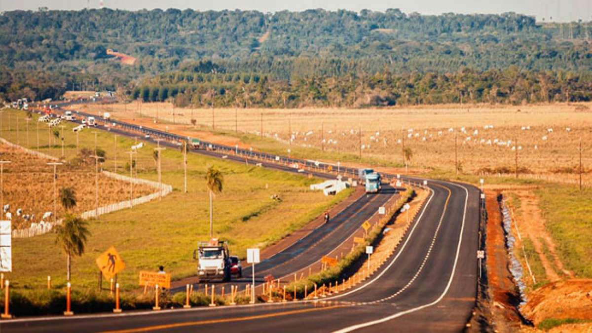 Paraguay: Tag der Straße - ein Tag, um Straßen zu feiern. Paraguay: Tag der Straße - ein Tag, um Straßen zu feiern.