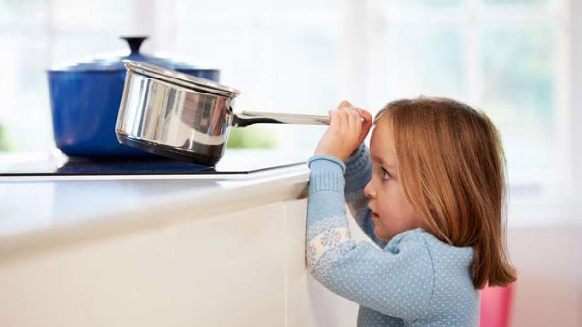 Lernen Sie die verschiedenen Stufen von Verbrennungen kennen und erfahren Sie, wie Präventionskampagnen und Maßnahmen Leben retten können, insbesondere von Minderjährigen, die am meisten gefährdet sind.