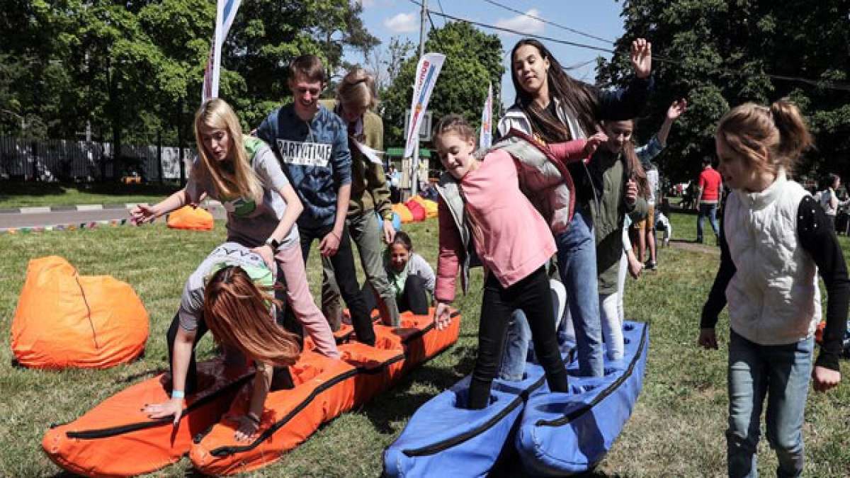 Erfahren Sie mehr über Armeniens Engagement für den Schutz der Kinderrechte und die Bedeutung des Tags des Schutzes der Kinderrechte in diesem informativen Artikel.