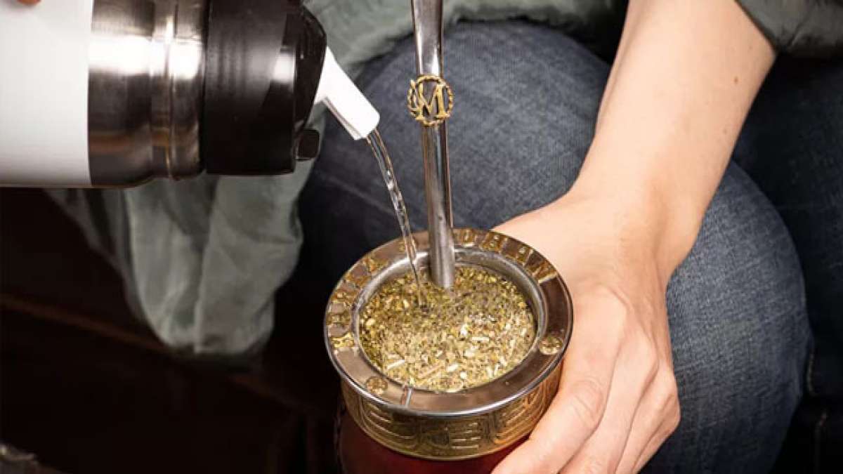 Feiern Sie den Nationalen Mate-Tag in Argentinien am 30. November und ehren Sie die reiche Geschichte und Bedeutung dieses traditionellen Getränks.