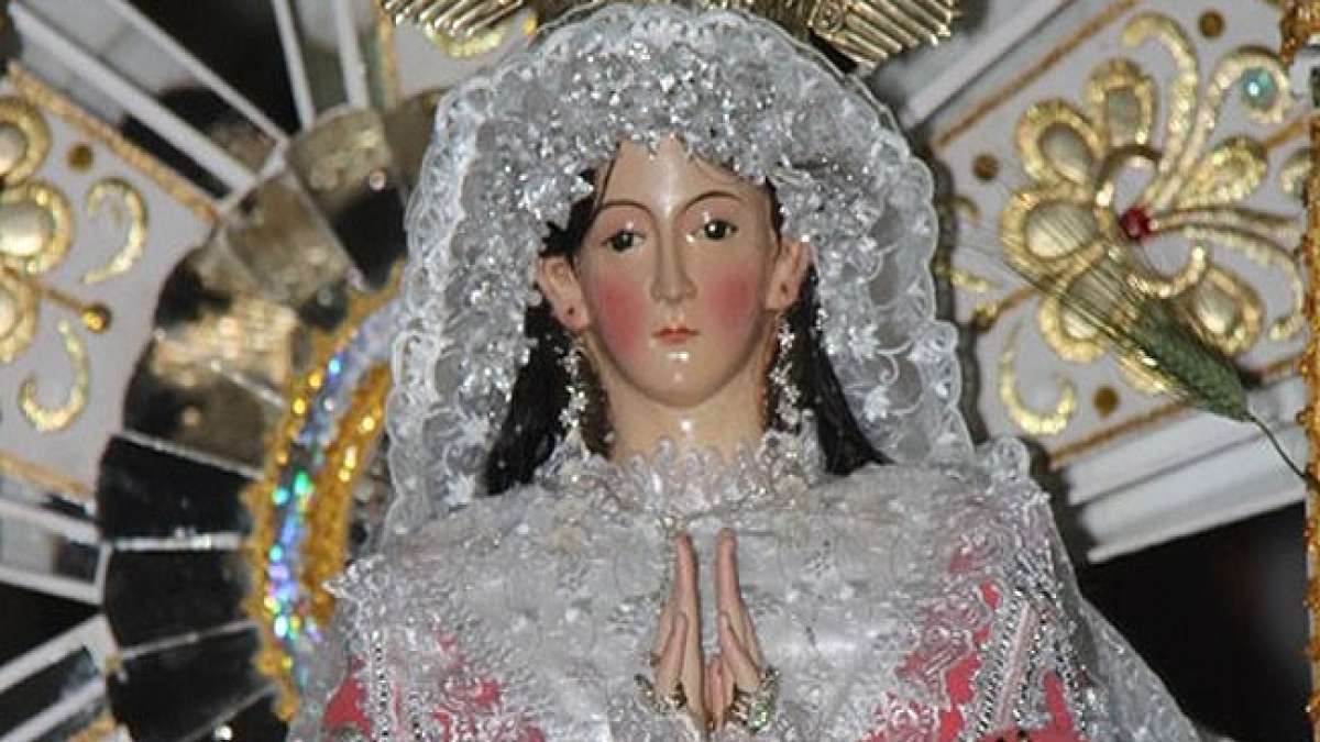 Erleben Sie die leidenschaftliche Feier des Purísma de Pampas-Tags in Peru