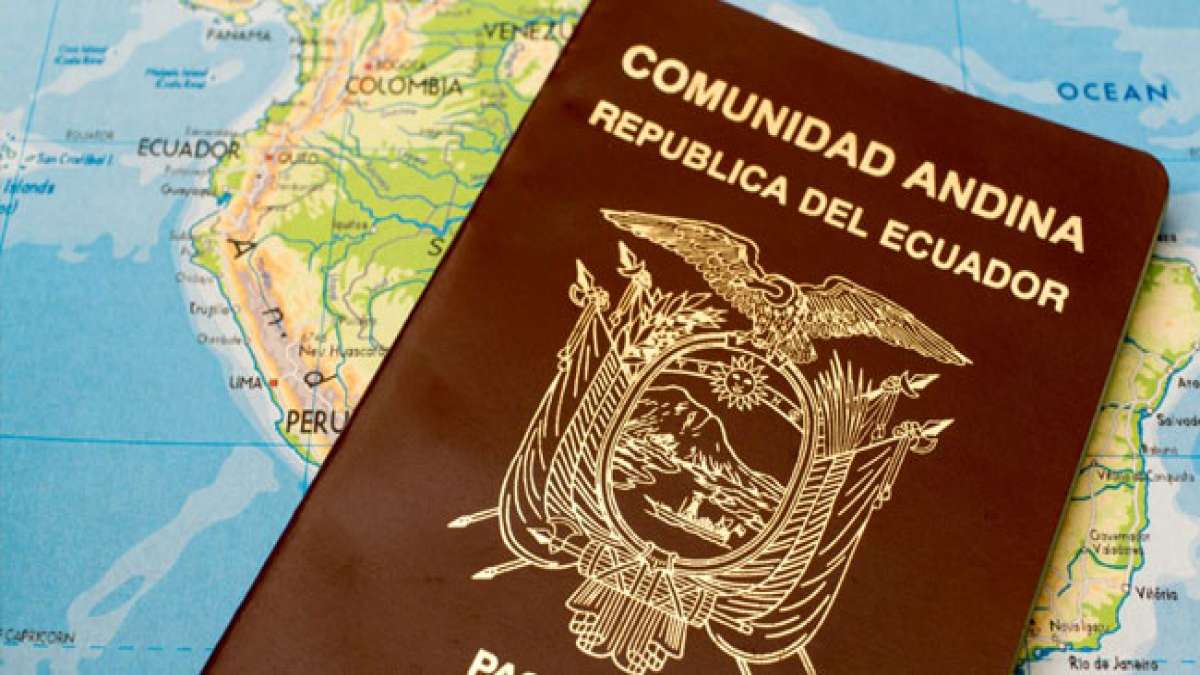 Erfahre mehr über die Tapferkeit und Opferbereitschaft, die das Land geeint haben, um die nationale Einheit und die ecuadorianische Armee zu würdigen. Erfahre mehr über die Tapferkeit und Opferbereitschaft, die das Land geeint haben, um die nationale Einheit und die ecuadorianische Armee zu würdigen.