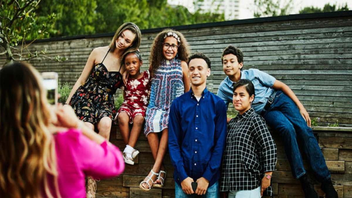 Feiere den Nationalen Cousinentag und zelebriere die besondere Bindung zu deinen Cousins und Cousinen. Feiere den Nationalen Cousinentag und zelebriere die besondere Bindung zu deinen Cousins und Cousinen.