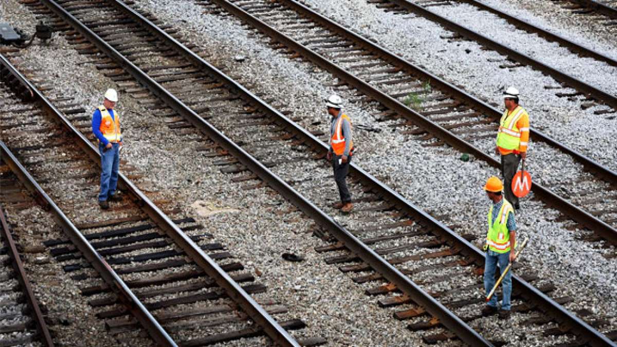 Danken Sie den Eisenbahnerinnen und Eisenbahnern, die unsere Verbindungen stärken und uns sicher ans Ziel bringen.