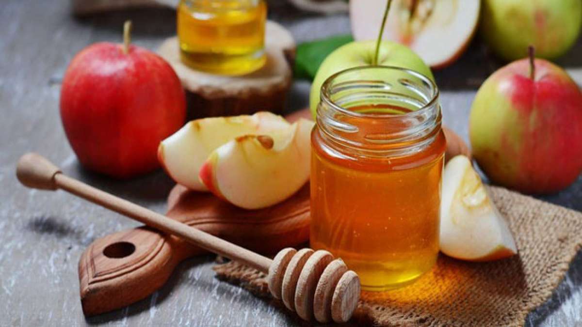 Der Feiertag des auserwählten Volkes, Rosch Haschana - der Tag des Hohen Gerichts - das jüdische Neujahrsfest oder Rosch Haschana wird im jüdischen Kalender an zwei Tagen gefeiert, vom Abend des 1. bis zum Abend des 2. des jüdischen Monats Tischrei.