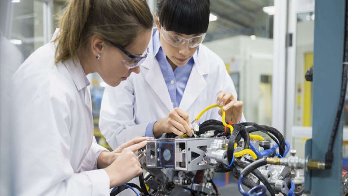 Erfahren Sie mehr über die Geschichte und Bedeutung dieses traditionsreichen Feiertags, der die Vielfalt des Maschinenbaus zelebriert und jene ehrt, die unsere moderne Welt gestalten.