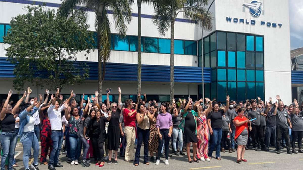 Erfahren Sie mehr über die vielfältigen Aktivitäten und Feierlichkeiten, die in über 150 Ländern stattfinden, von neuen Postprodukten bis zu philatelistischen Ausstellungen, und entdecken Sie, wie die Post unsere Welt verbindet.