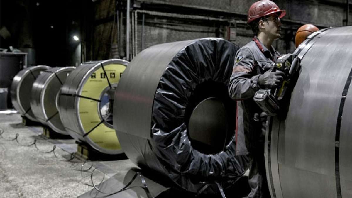 Feiern Sie den Tag der Arbeiter der lokalen Industrie und erkunden Sie die breite Palette von Produkten und Marken, die das Land stolz exportiert.