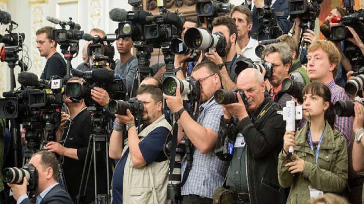 Dieser Tag steht für Einheit und Solidarität unter Journalisten weltweit, während wir die Bedeutung einer freien Presse für die Demokratie feiern.