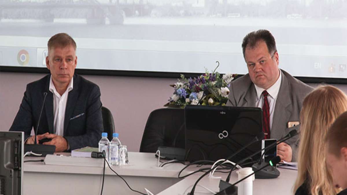 An diesem Tag wird die Arbeit derjenigen gewürdigt, die mit ihrem Geschick und ihrer Toleranz den Büroalltag am Laufen halten.