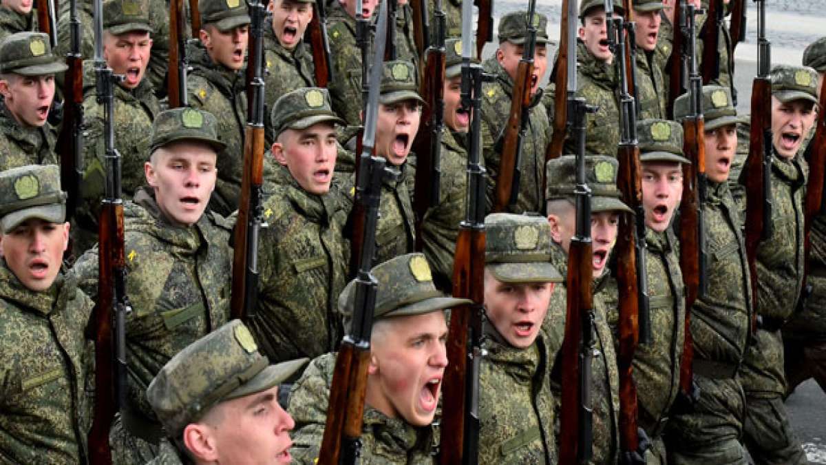 An diesem Tag wird der Mut und die Entschlossenheit der russischen Landstreitkräfte gewürdigt, die sich für die Sicherheit des Landes einsetzen. An diesem Tag wird der Mut und die Entschlossenheit der russischen Landstreitkräfte gewürdigt, die sich für die Sicherheit des Landes einsetzen.