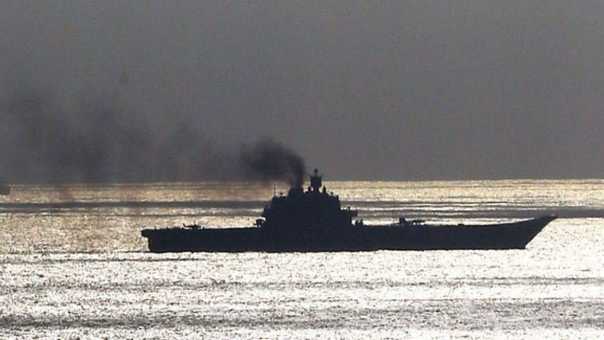 An diesem Tag wird der unerschütterliche Mut und die Entschlossenheit der russischen Seeleute gewürdigt, die sich im Laufe der Geschichte für das Vaterland eingesetzt haben.