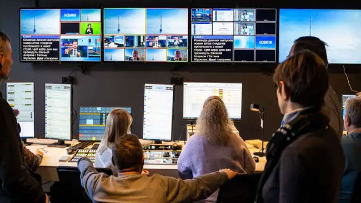 Feiern Sie den Tag der Radio-, Fernseh- und Telekommunikationsmitarbeiter der Ukraine am 11. November.