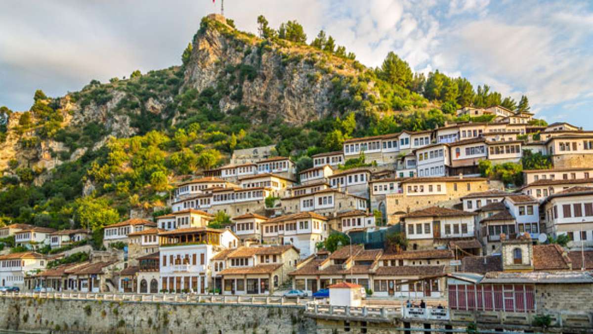 Der Tag der Republik Albanien, der am 11. Januar begangen wird, erinnert an die Gründung der Zweiten Republik im Jahr 1946.