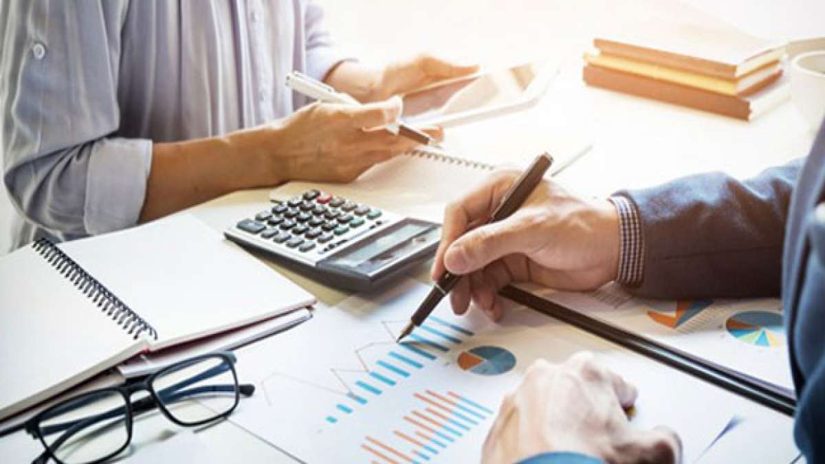 Feiern wir den Internationalen Tag der Rechnungslegung am 10. November, um die unermüdliche Präzision und Bedeutung der Buchhaltung zu würdigen.