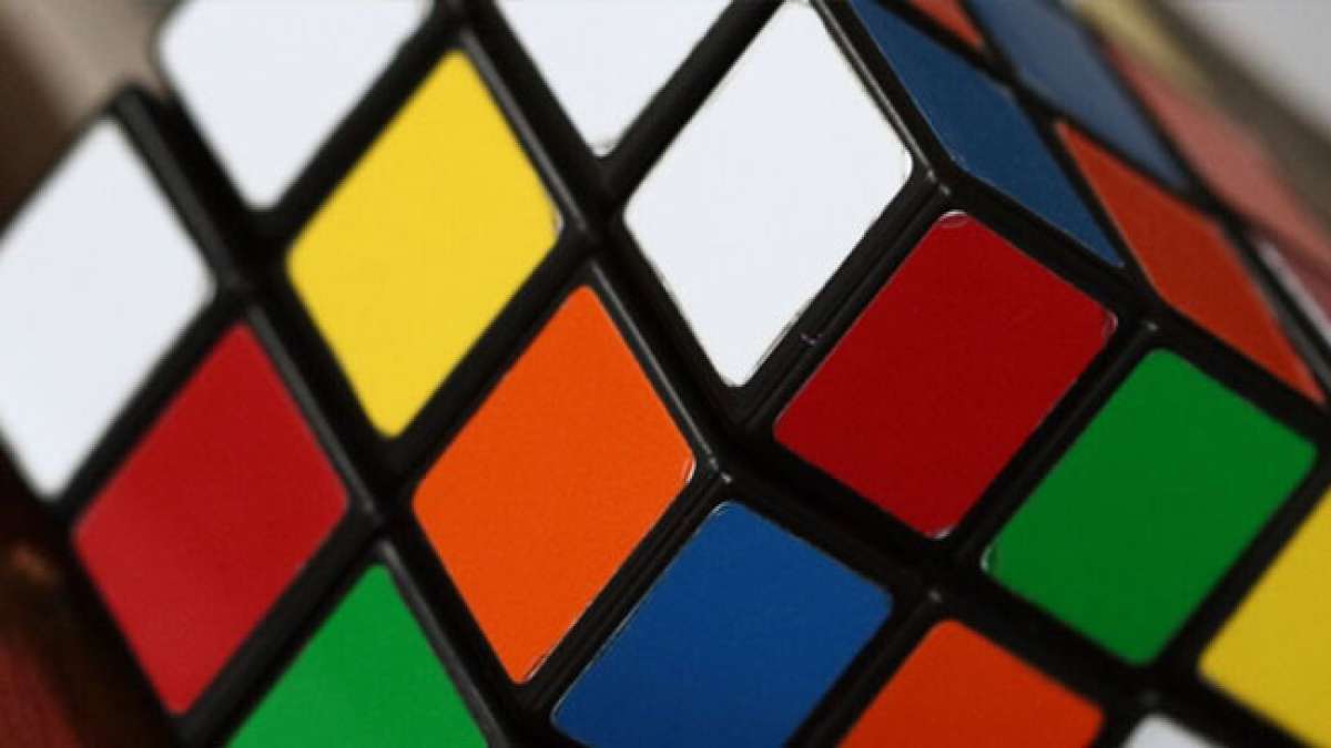 Feiern Sie den Tag der Erfinder in Ungarn und ehren Sie die Innovationen und Kreativität der Menschen, die die Welt verändert haben.