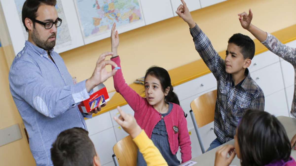 Feiern Sie den Internationalen Tag des Sozialpädagogen und würdigen Sie die bemerkenswerte Arbeit dieser Fachleute, die sich mit Liebe und Engagement der inneren Welt junger Menschen widmen.