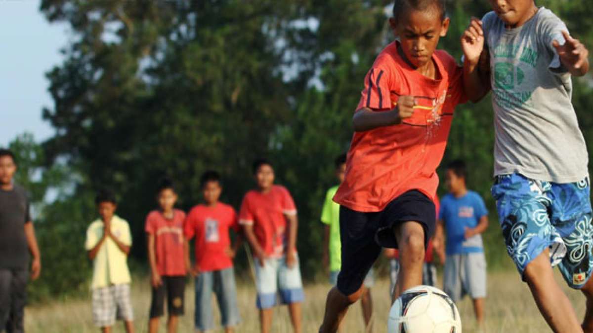 Entdecken Sie die transformative Kraft des Sports für sozialen Wandel und Frieden.