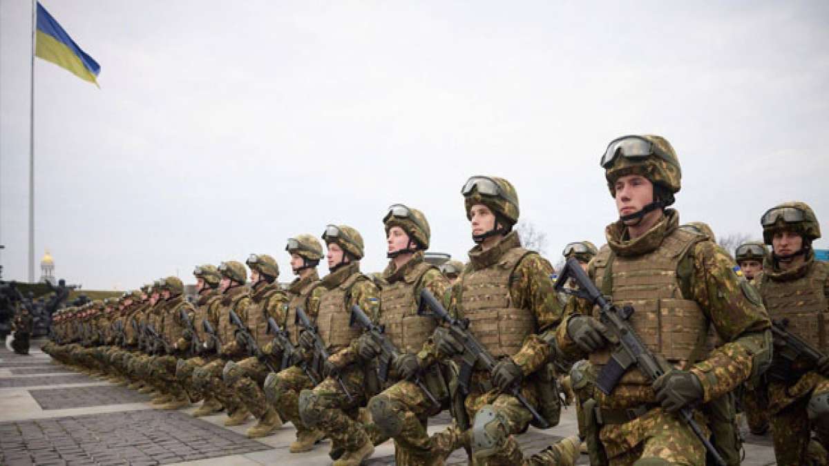 Möge ihr Einsatz und ihre Entschlossenheit immer die Ukraine schützen, und möge Gott sie segnen. Herzlichen Glückwunsch!